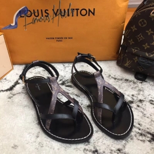 Louis Vuitton Flat Sandals 011